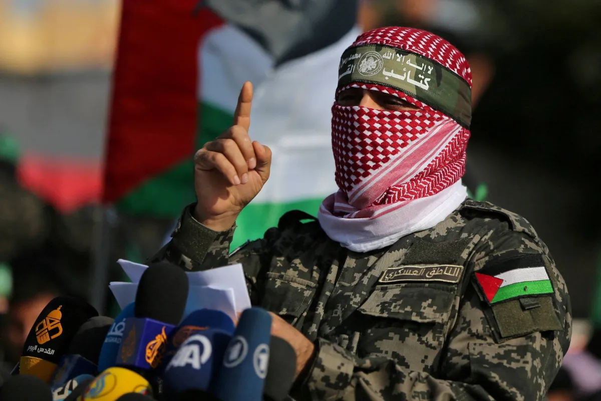 بيان لـ«القسام» يزيل الغموض حول مصير «أبو عبيدة»
مصادر أكدت لـ«الشرق الأوسط» مقتله مع عائلته بالغارة الإسرائيلية