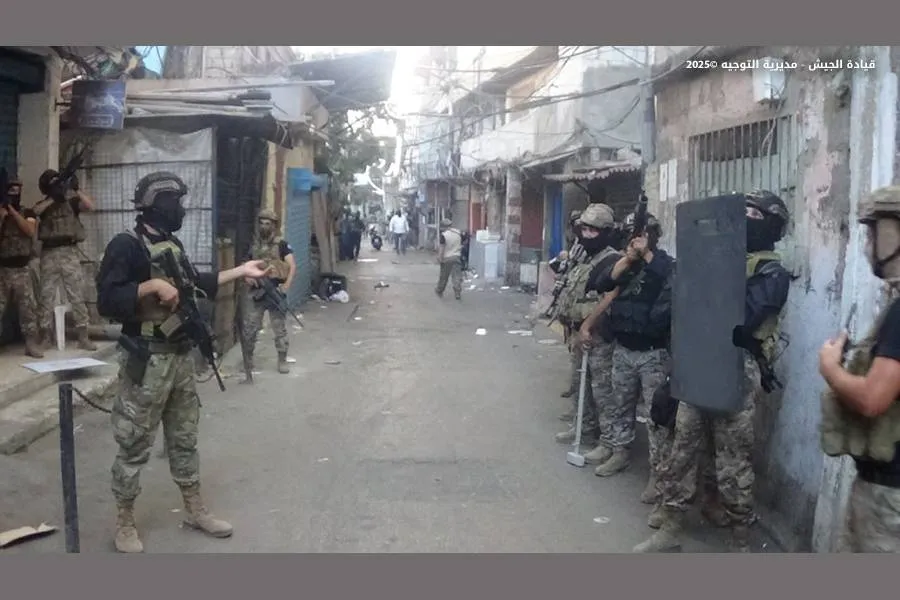 الجيش اللبناني ينفذ لأول مرة عملية أمنية داخل مخيم فلسطيني
في إطار حربه الكبيرة على تجار المخدرات