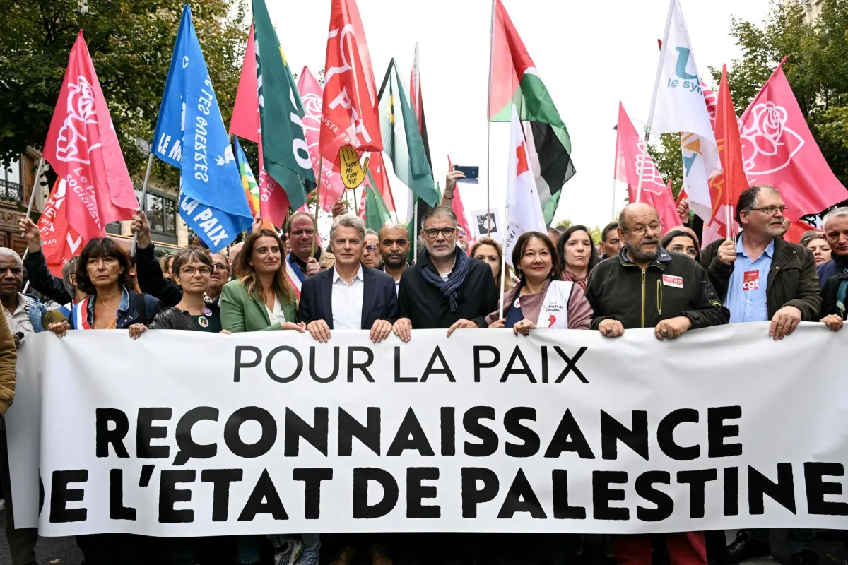 اعترافات تاريخية بفلسطين عشية «مؤتمر الدولتين»
بريطانيا وكندا وأستراليا تنضم للداعمين الدوليين... ونتنياهو يعتبر الخطوة «تهديداً وجودياً»