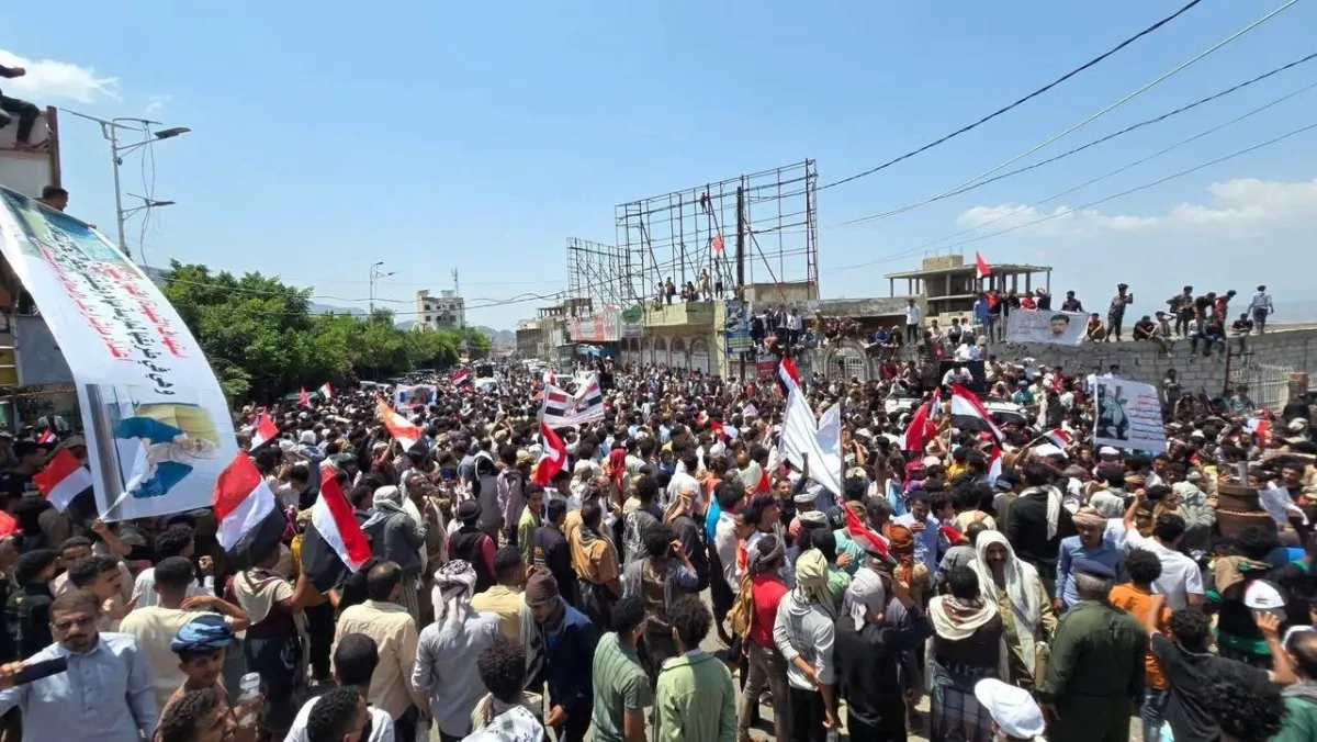 اغتيال مسؤولة حكومية في تعز يهز الشارع اليمني
اتهامات شعبية لشبكات فساد برعاية الانفلات الأمني