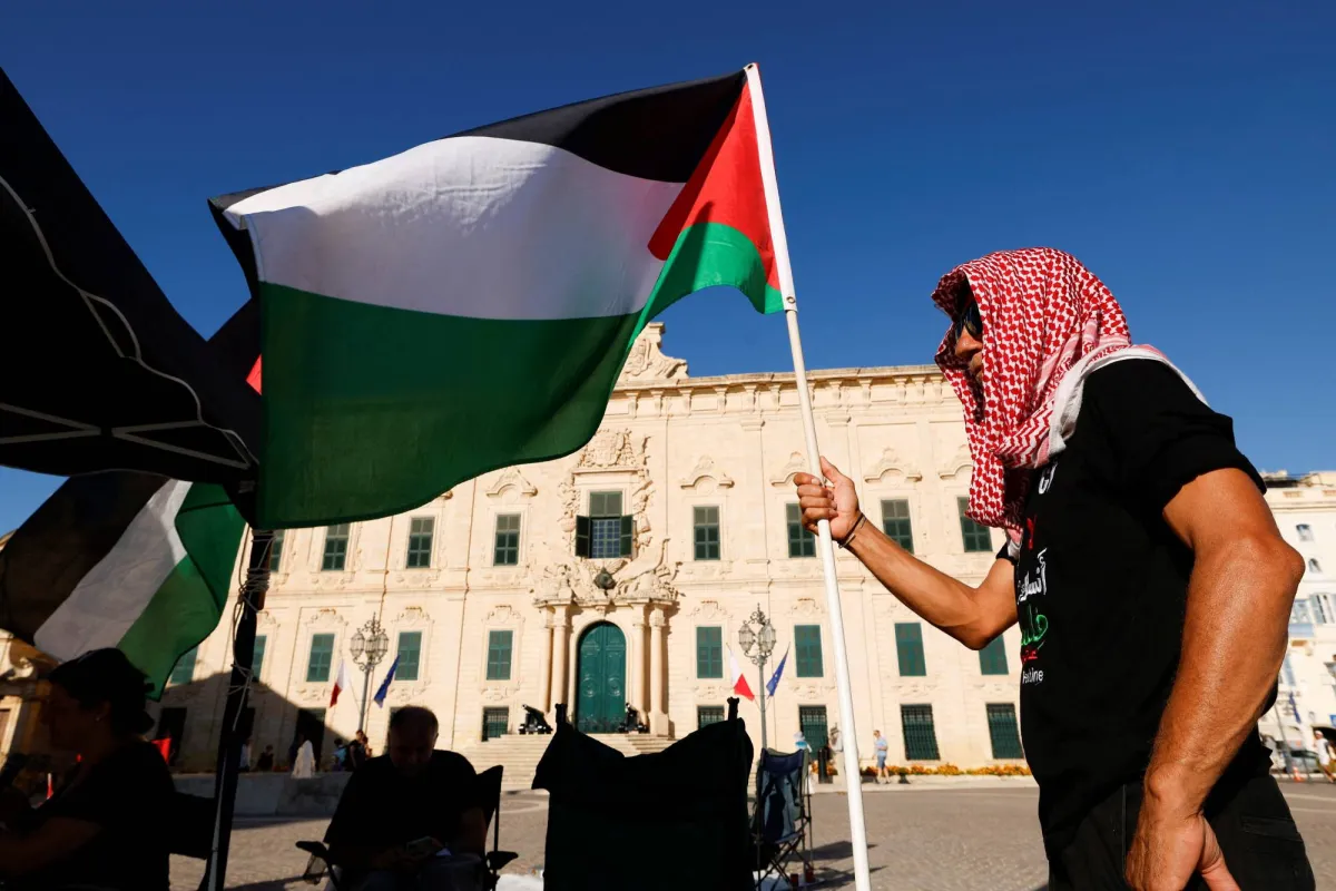 عاجل | متحدث باسم الحكومة الألمانية: يجب ألا تضم إسرائيل أراضي فلسطينية أخرى 