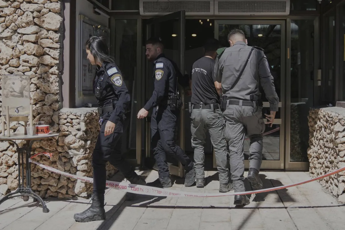 إسرائيل تهدم منزلي فلسطينيين قَتلا 6 في هجوم بالقدس