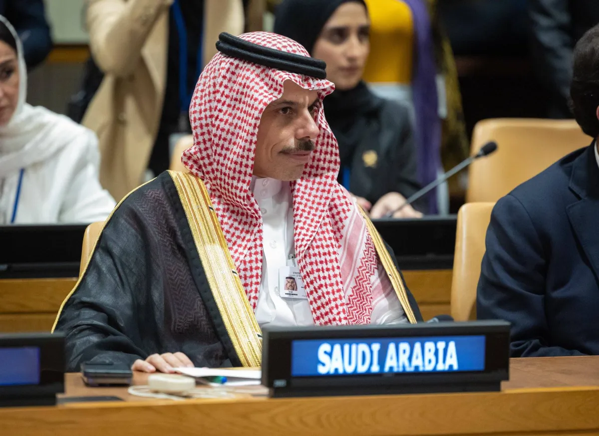 وزير الخارجية السعودي يشارك في اجتماع حول مستقبل غزة
بحث مع نظيرته البريطانية أوضاع القطاع