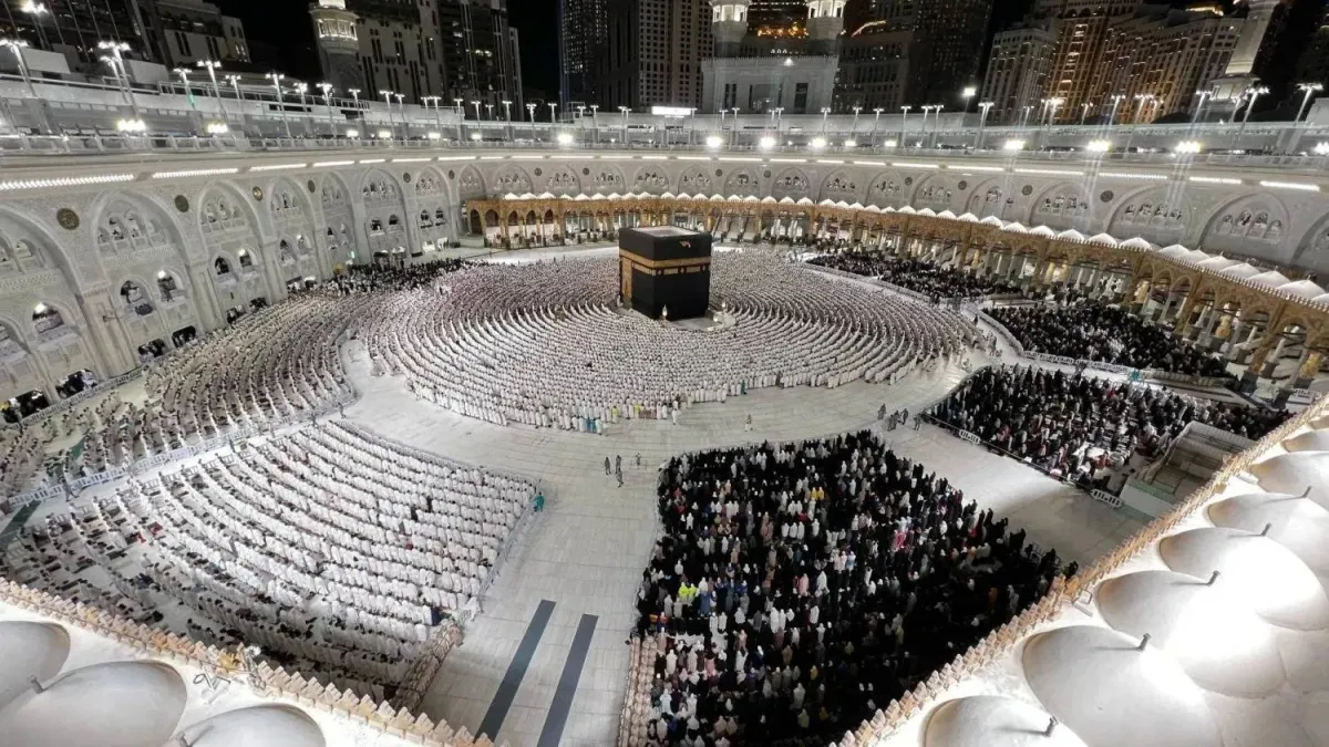 تنسيق سعودي مع أكثر من 60 دولة استعداداً لموسم الحج المقبل
ضمن جهود متواصلة ومبادرات نوعية لتحسين الخدمات وتيسير الرحلة الإيمانية