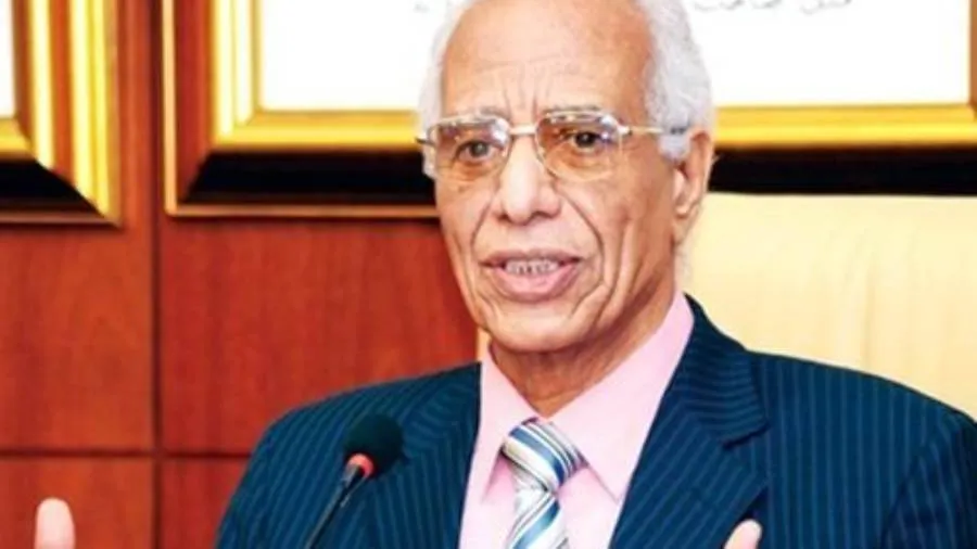 ثورة السبعينات الجمالية على تقاليد المؤسسة الشعرية
أحمد لطفي يكتب عن تحولات اللغة والموسيقى والصورة
