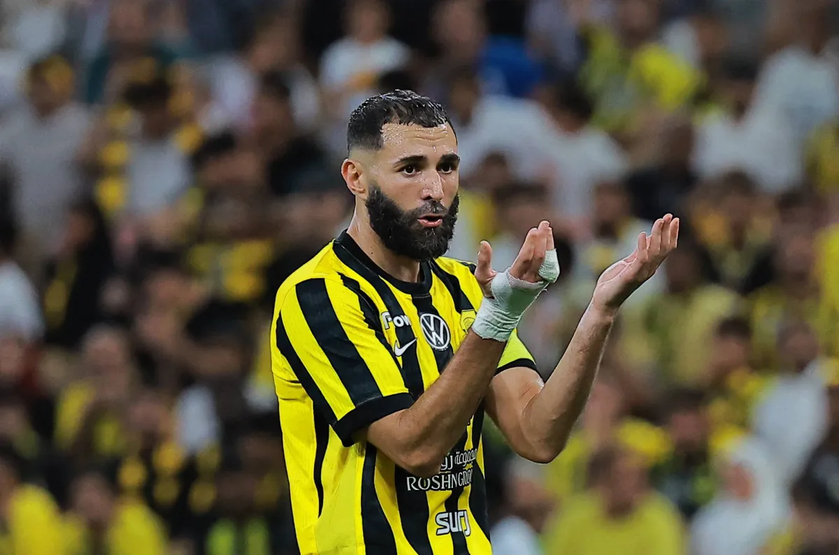مصادر إيطالية: بنزيمة سيغادر الاتحاد… والعودة إلى أوروبا
وكيل تعاقدات حذر الأندية السعودية من محاولات ضغط سيقوم بها لاعبون ستنتهي عقودها صيفاً