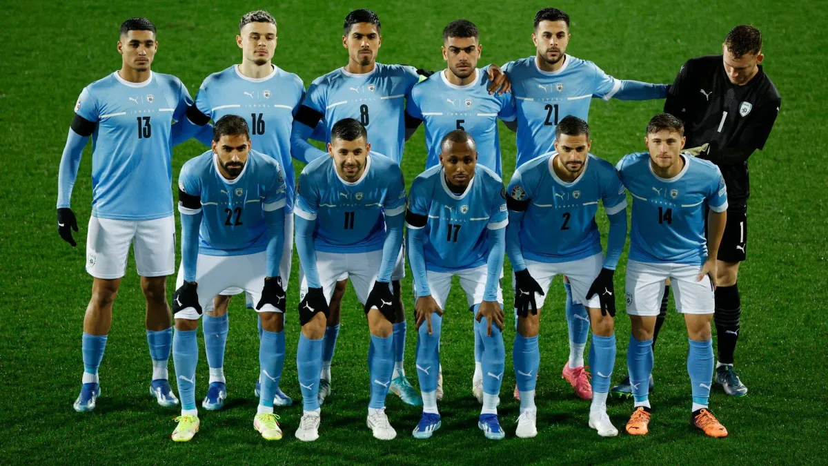 «ريبوك» تنفي طلبها من المنتخب الإسرائيلي إزالة شعارها عن ملابسه