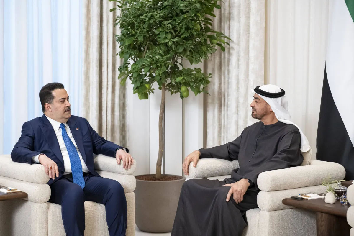 محمد بن زايد والسوداني يبحثان تعزيز التعاون والتطورات الإقليمية
تأكيد مسار للسلام الشامل ودعم الاعتراف بالدولة الفلسطينية