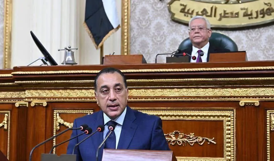 «اعتراضات السيسي» تعيد الجدل حول بدائل «الحبس الاحتياطي» في مصر
وزير العدل يتراجع عن رفض تعديلات بـ«الإجراءات الجنائية»