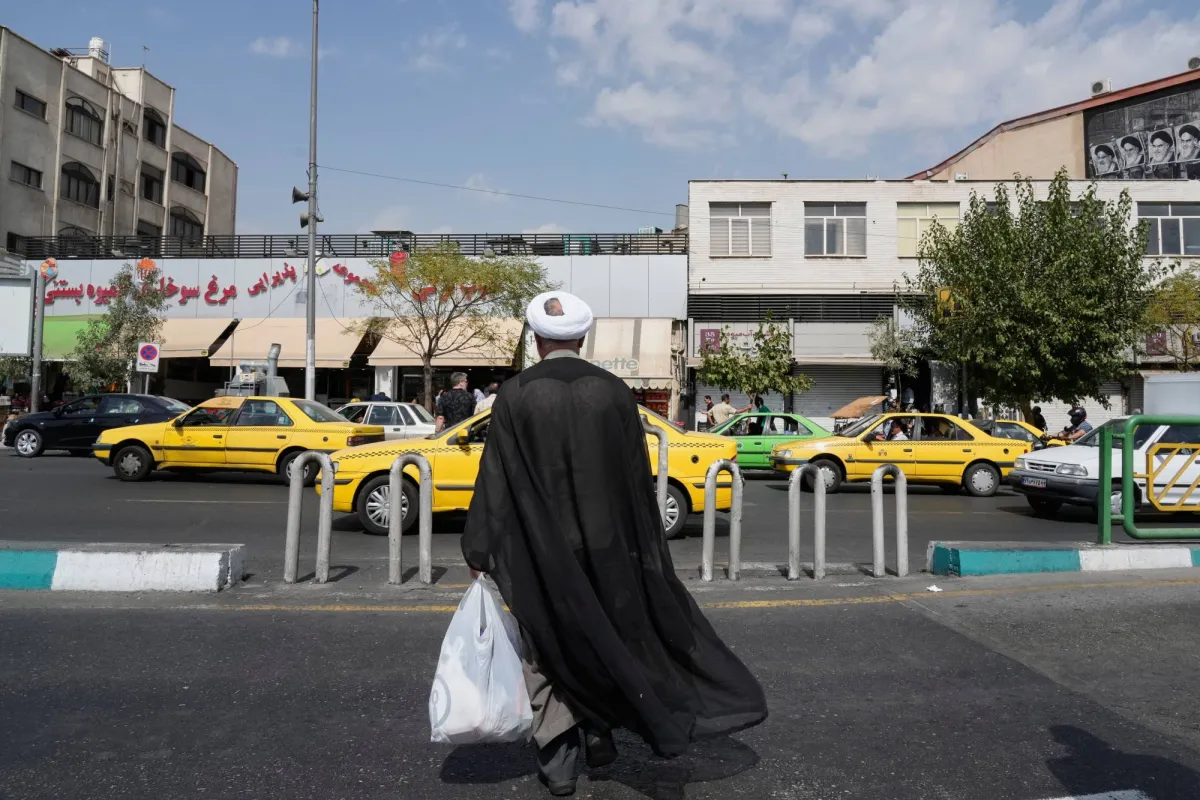 مقتل إمام مسجد طعناً شمال غربي طهران