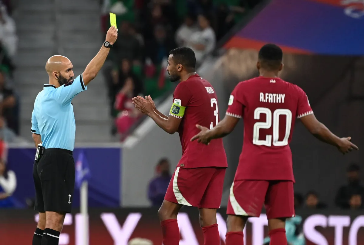 إندونيسيا تحتج على الكويتي العليّ حَكَم مباراتها أمام الأخضر السعودي