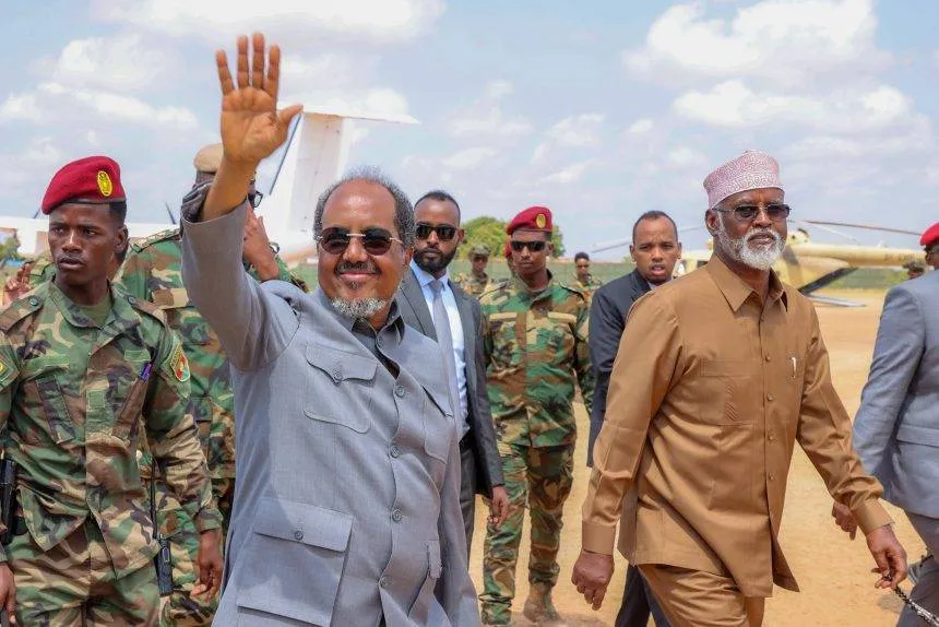 زيارة الرئيس الصومالي لغوبالاند... ترتيب للمشهد السياسي قد يصطدم بخلافات
شيخ محمود يلتقي أحمد مدوبي لأول مرة بعد عام من القطيعة