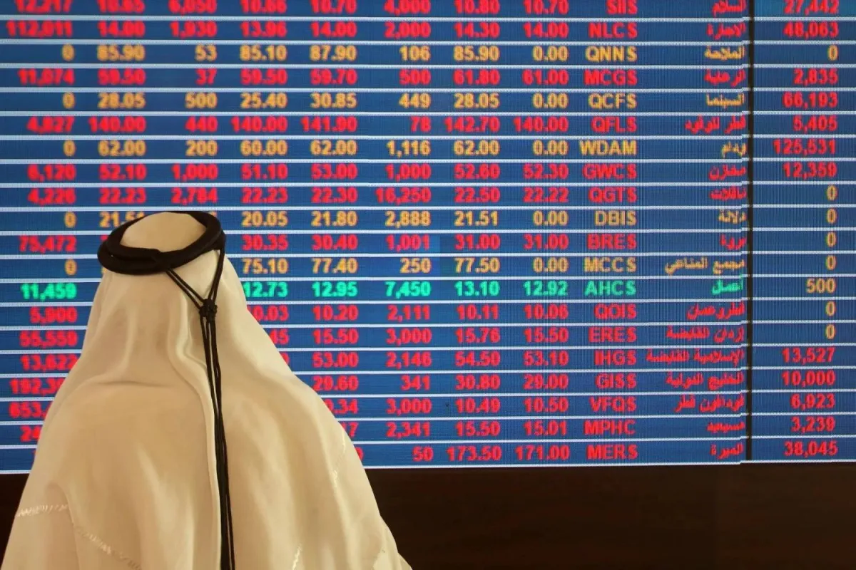 تباين أسواق الخليج في التعاملات المبكرة وسط استمرار الإغلاق الأميركي