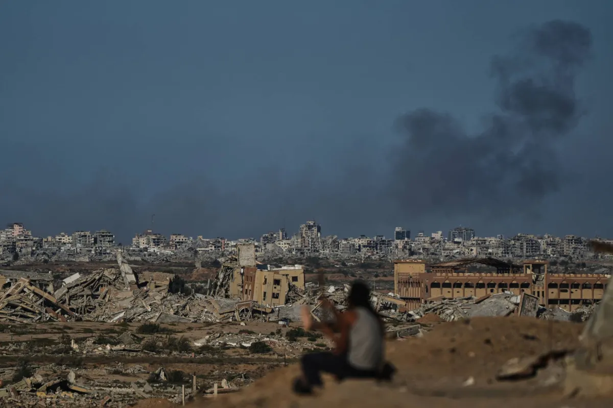 ما تفاصيل «خطة بلير» لحكم غزة للسنوات الخمس المقبلة؟
تغييب السلطة الفلسطينية وإيكال إدارة القطاع لـ«سلطة دولية انتقالية» بصلاحيات شاملة