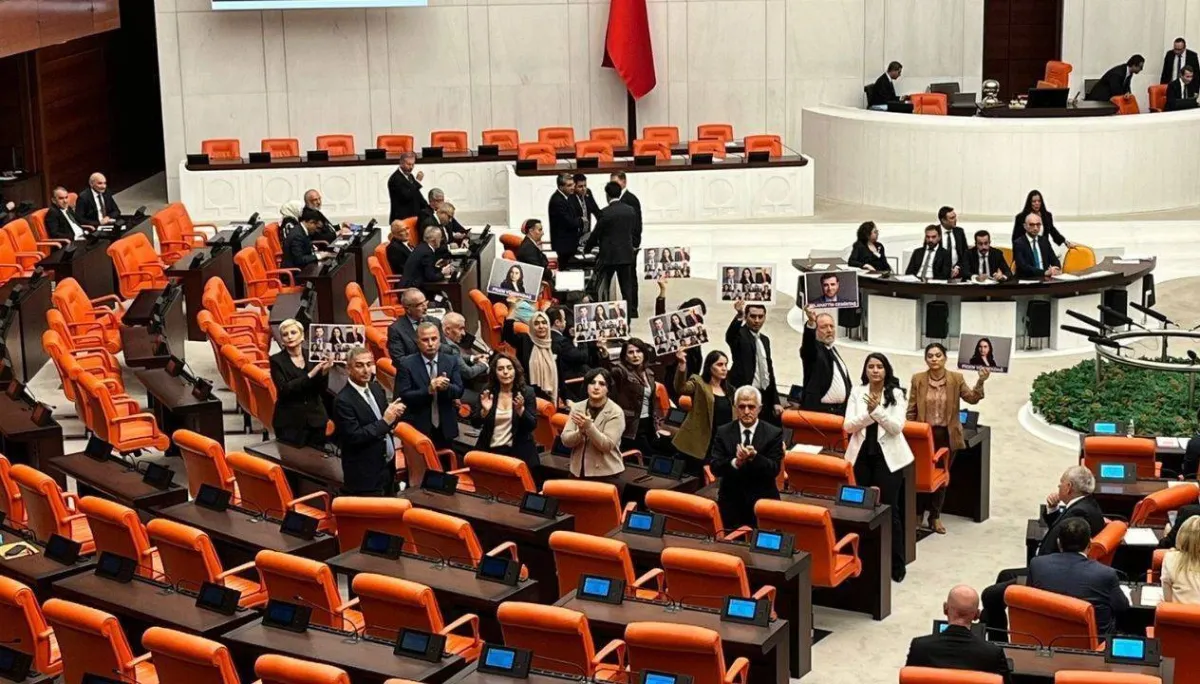 تركيا: احتجاجات النواب الأكراد تخيم على أعمال لجنة «حل الكردستاني»
غضب واسع بعد اعتراض الحكومة على قرار أوروبي بإطلاق سراح دميرطاش