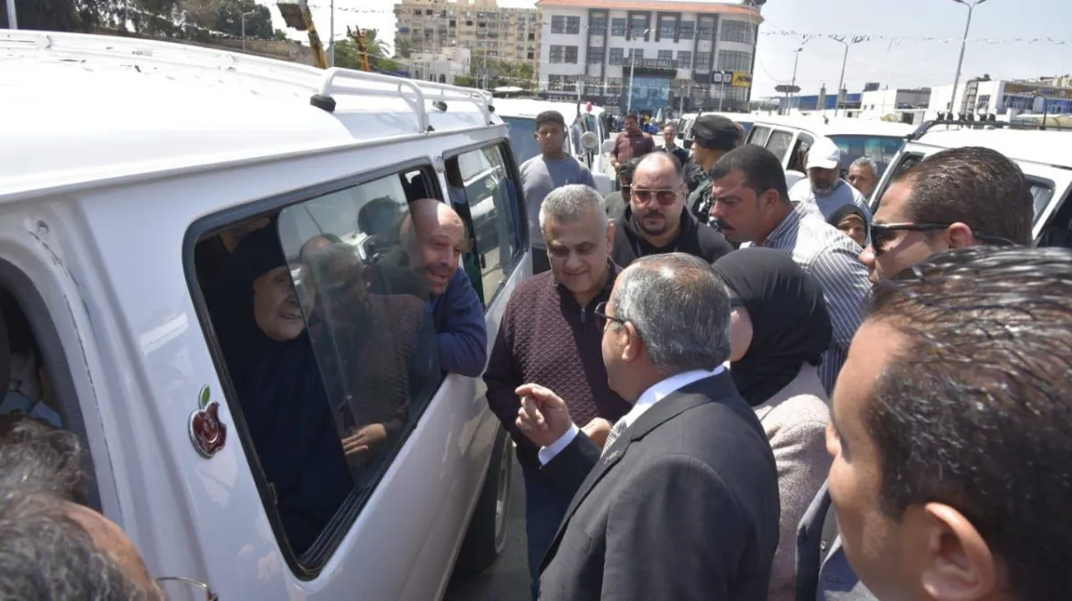 «كل خميس»... هاجس زيادة مرتقبة في أسعار الوقود يؤرق المصريين
الحكومة أعلنت عزمها تحريك التعريفة خلال أكتوبر الحالي