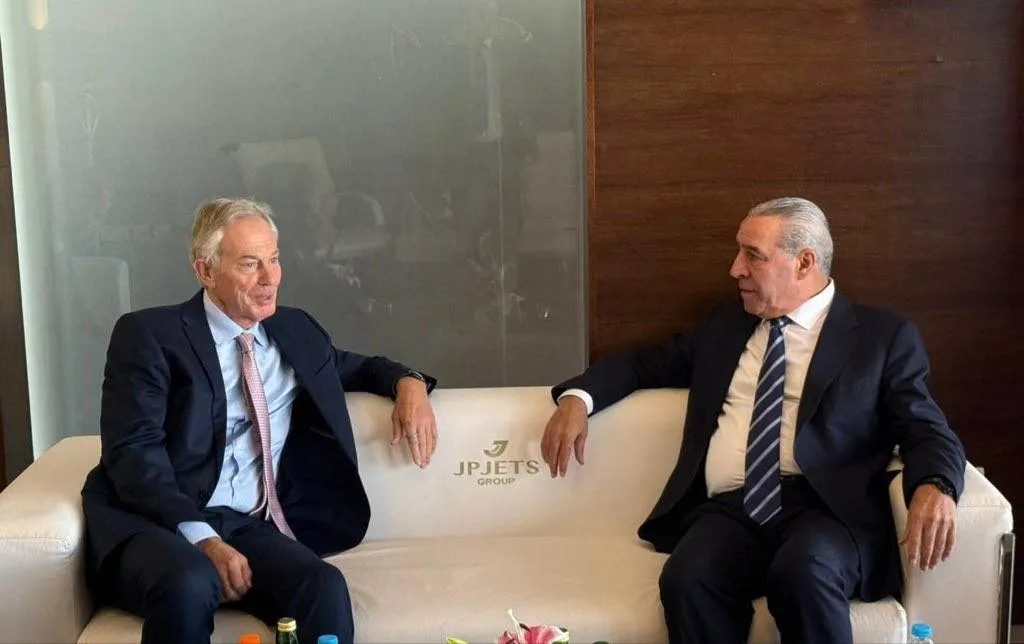 الشيخ يؤكد استعداد السلطة للعمل مع بلير وترمب
مصدر فلسطيني لـ«الشرق الأوسط»: رام الله منخرطة بشكل غير مباشر في ترتيبات «اليوم التالي» لغزة