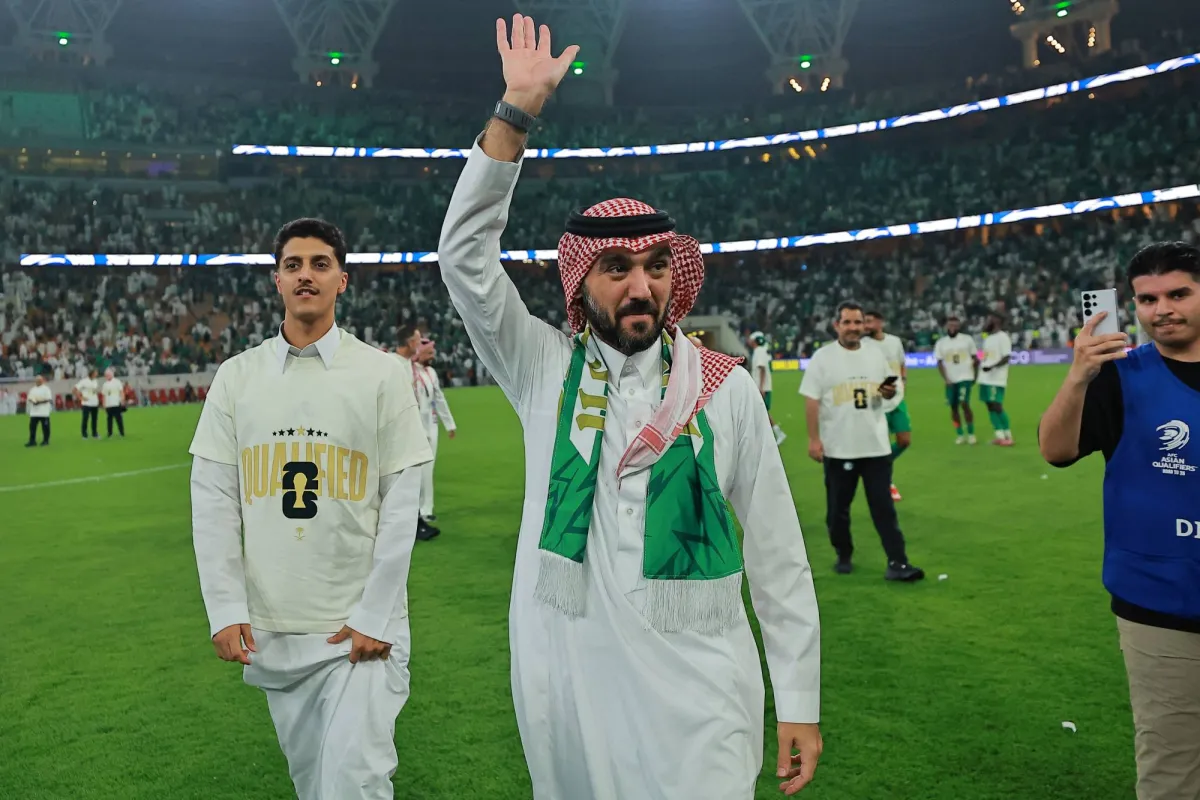 الفيصل يهنئ القيادة والجماهير السعودية ببلوغ المونديال