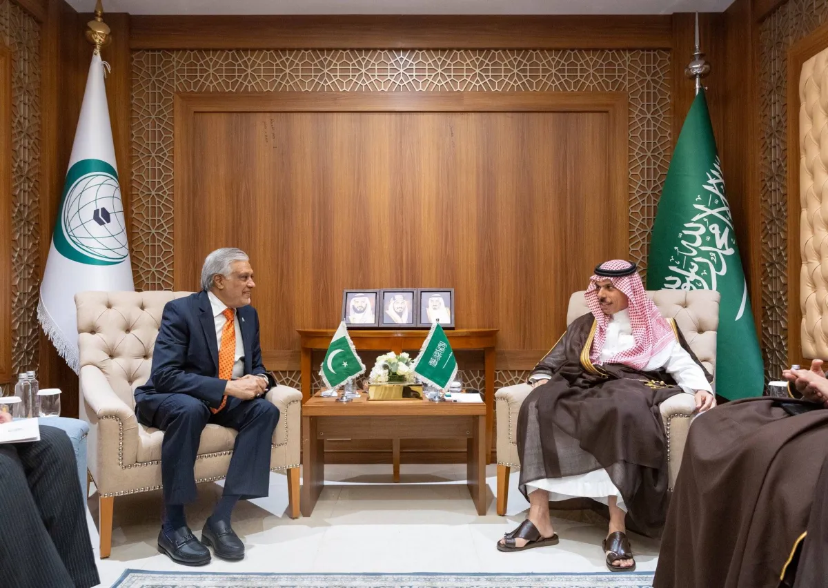 وزيرا خارجية السعودية وباكستان يبحثان جهود التهدئة بالمنطقة