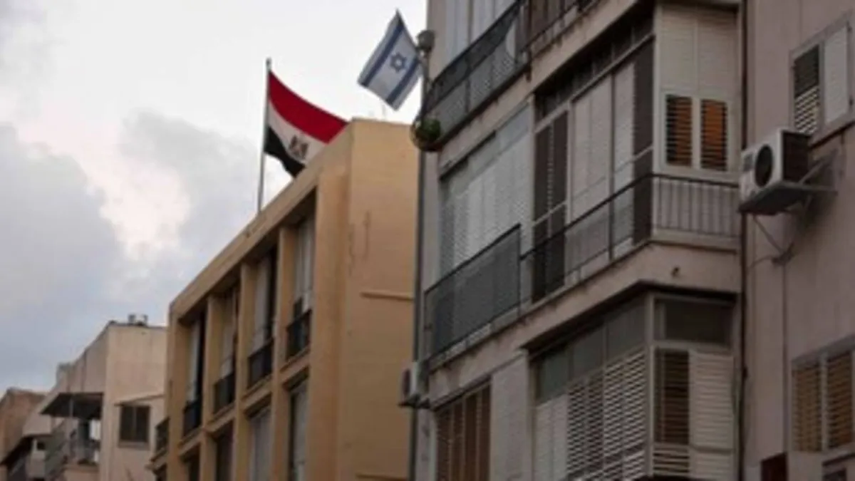 شرطي إسرائيلي يطلق النار على سيارة مشبوهة قرب السفارة المصرية في تل أبيب
