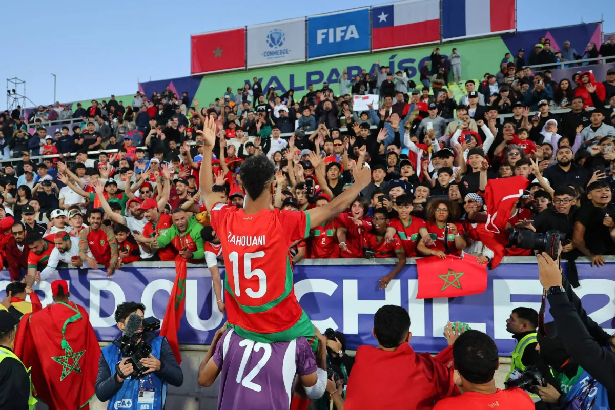 يترقب عشاق كرة القدم، فجر الاثنين، المباراة النهائية لبطولة كأس العالم للشباب تحت 20 سنة المقامة في تشيلي، التي ستجمع بين المنتخب المغربي والمنتخب الأرجنتيني على ملعب «إستاديو ناسيونال» في سانتياغو 