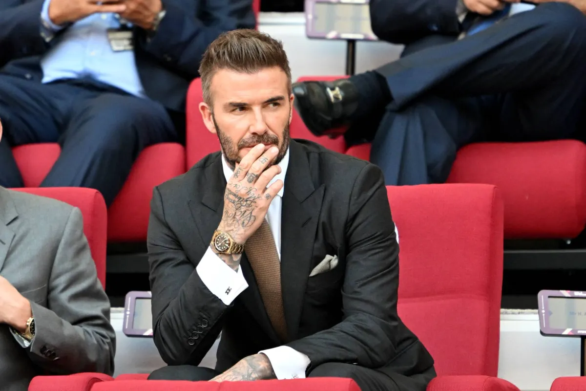 هل يدعم بيكهام محاولة الاستحواذ الإماراتي على مانشستر يونايتد؟