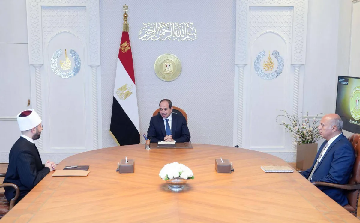 السيسي يشدد على مواجهة التطرف الديني في مصر
ناقش مع وزير الأوقاف تأهيل الأئمة وفقاً لأحدث النظم