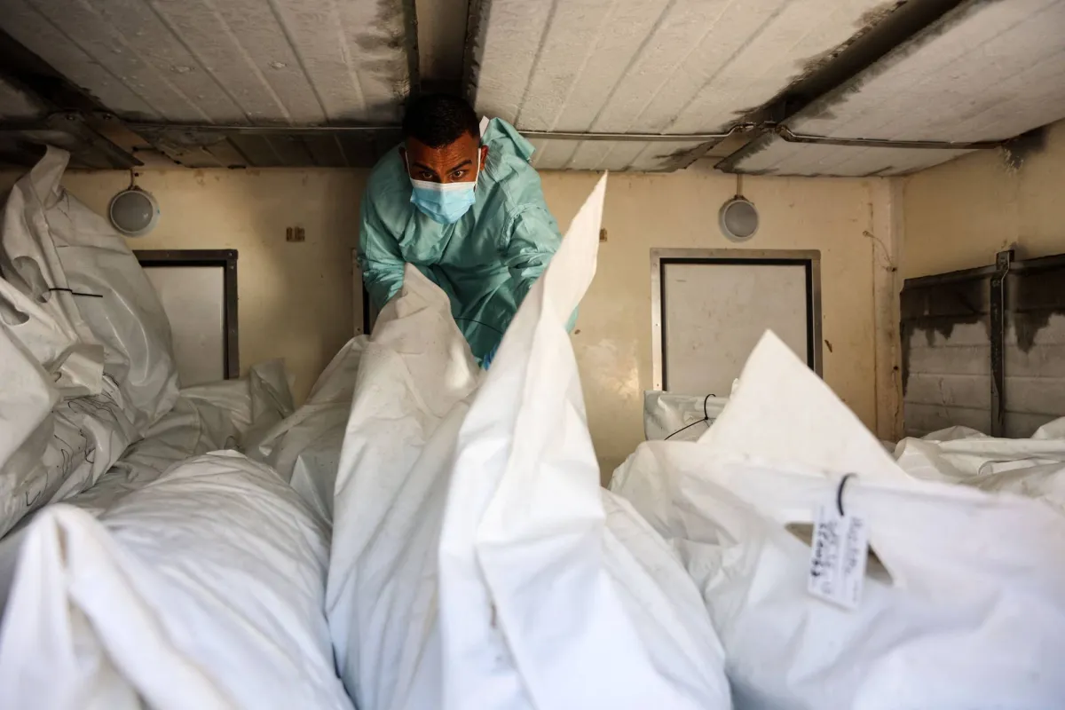 جثث مشوّهة لفلسطينيين تكشف عن فظائع سجن إسرائيلي
دلائل واضحة على إطلاق نار مباشر من مسافة صفر... وسحق تحت جنازير الدبابات