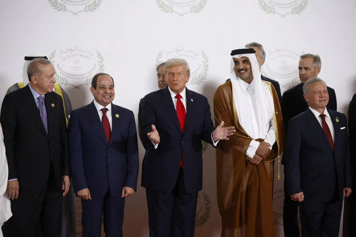 ما الذي يجري بحثه في المرحلة التالية من خطة ترمب بشأن غزة؟