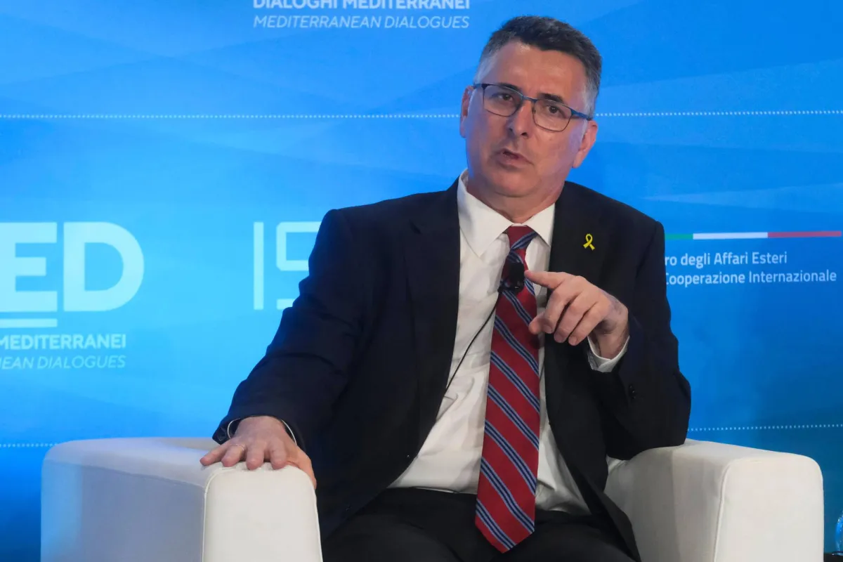 ساعر: إسرائيل ملتزمة بالعمل على إنجاح خطة ترمب بشأن غزة
أكد أن تصويت الكنيست على ضم الضفة الغربية لن يمر دون دعم الحكومة