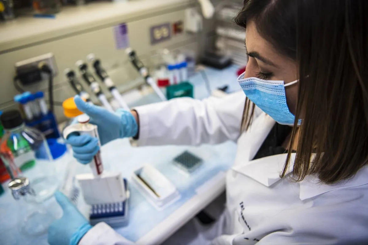 باحثون يكشفون النتائج النهائية للمرحلة الأولى من تجربة سريرية على لقاح جديد يُطوَّر بهدف الوقاية من سرطان الثدي الثلاثي السلبي الذي يعد أحد أكثر أنواع السرطان عدوانية 