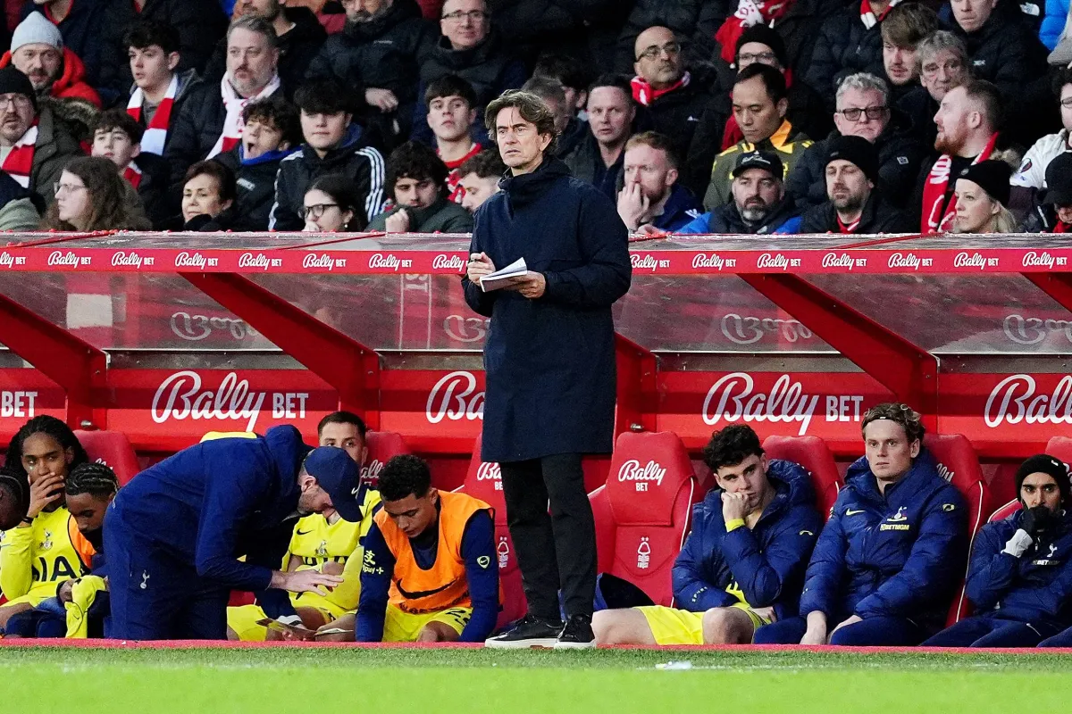 قال مدرب توتنهام، توماس فرانك، الذي تولى منصبه في الصيف عقب رحيله عن برنتفورد، إنه بحاجة إلى مزيد من الوقت لتصحيح الأوضاع وإعادة الفريق إلى المسار الصحيح 