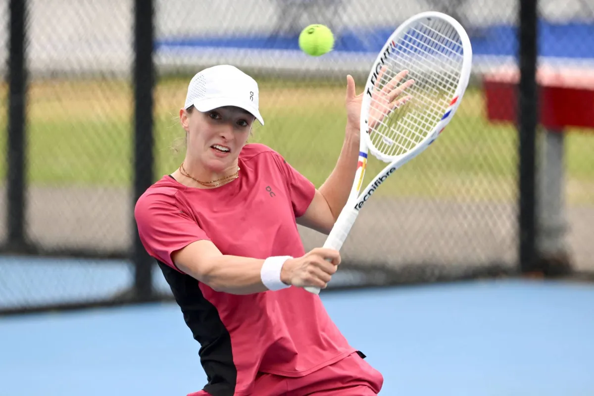 قالت البولندية إيغا شفيونتيك، حاملة لقب 6 بطولات كبرى، إنها لا ترى جدوى كبيرة من مباراة «معركة الجنسين»، وأن كرة المضرب النسائية ليس لديها ما تثبته بعد الآن 