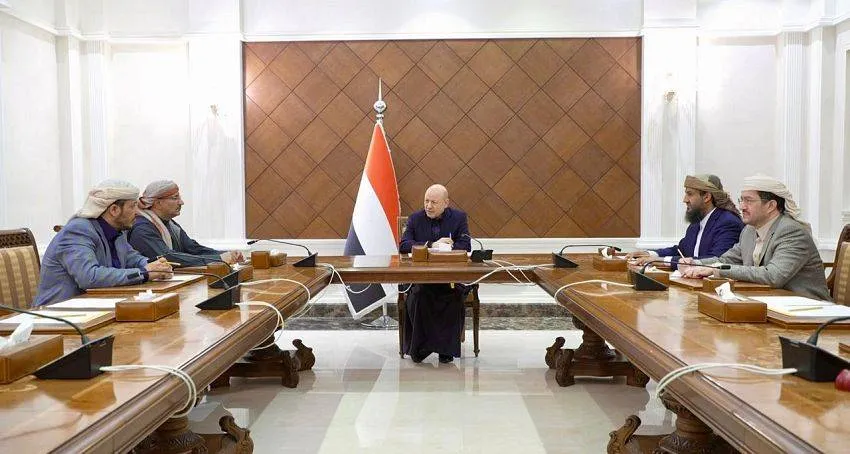 تحالف دعم الشرعية في اليمن يقول إن عيدروس الزبيدي تخلف عن الحضور إلى الرياض وهرب إلى وجهة غير معلومة بعد أن حاول زعزعة الأمن في #عدن 