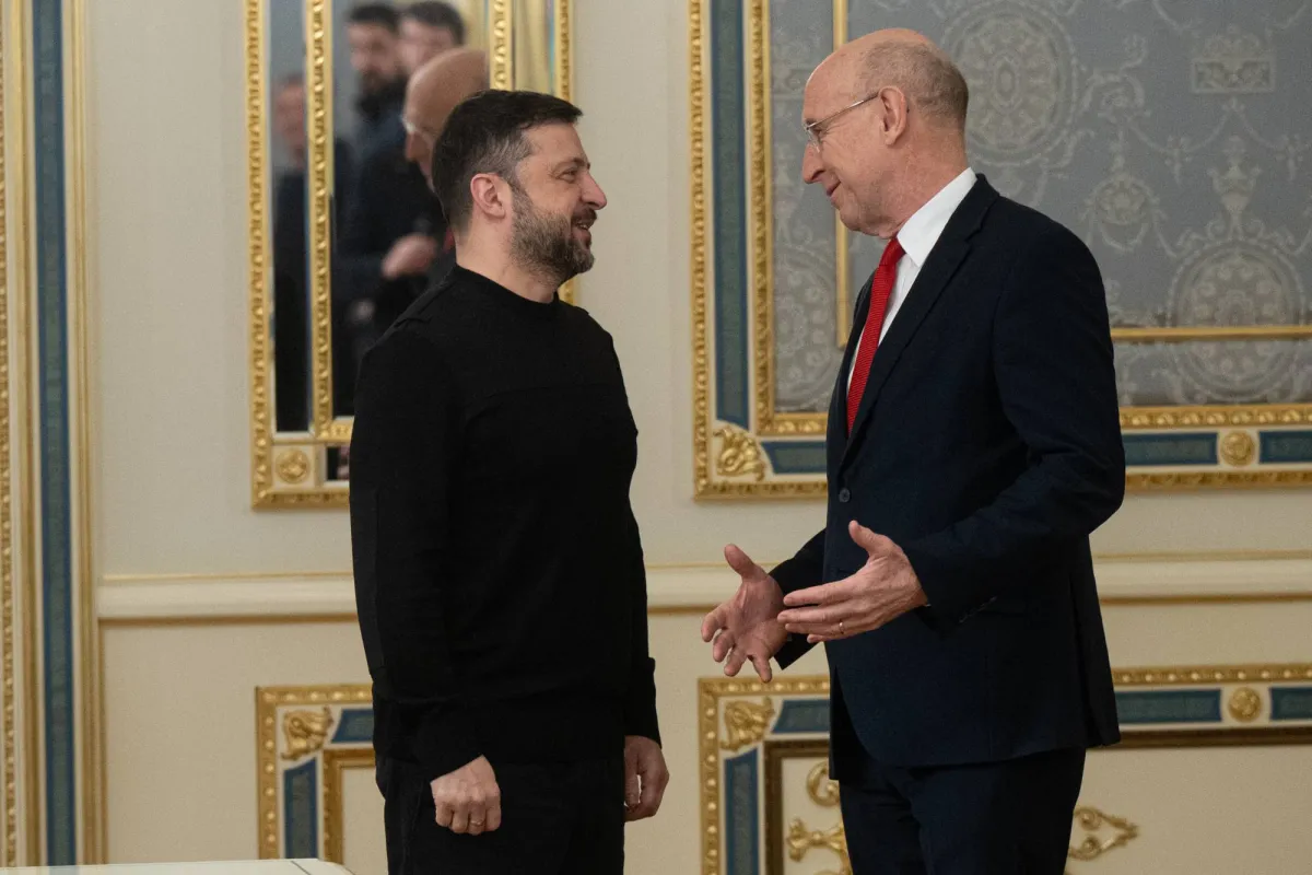 ترمب يقول إن الولايات المتحدة فرضت بالفعل «عقوبات كبيرة» على موسكو، مؤكداً أن الاقتصاد الروسي «في وضع سيئ للغاية» 