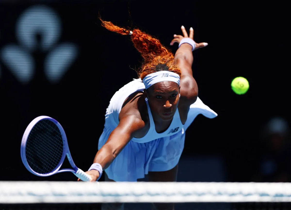 بدأت كوكو غوف سعيها للفوز بلقبها الأول في بطولة أستراليا المفتوحة للتنس بفوزها 6-2 و6-3 على كاميلا راخيموفا في ملعب رود ليفر أرينا، لتبلغ الدور الثاني، اليوم الاثنين 