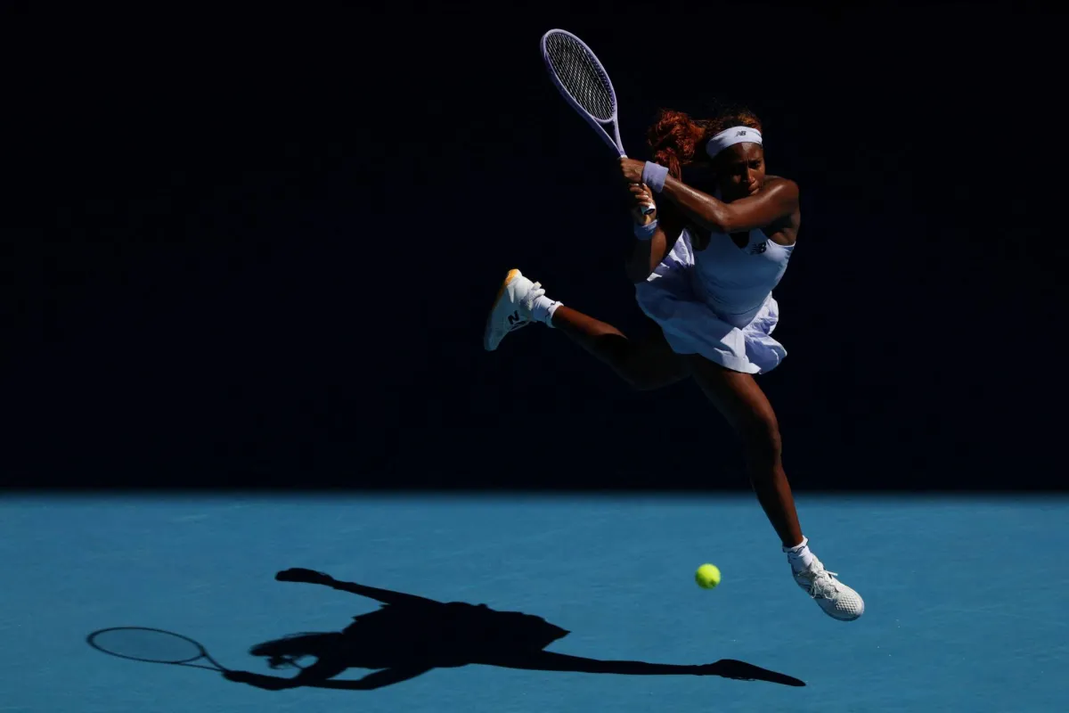 تغلّبت كوكو غوف، المصنفة الثالثة، على الصربية أولغا دانيلوفيتش (6-2) و(6-2)، لتتأهل إلى الدور الثالث في بطولة أستراليا المفتوحة للتنس اليوم (الأربعاء) 