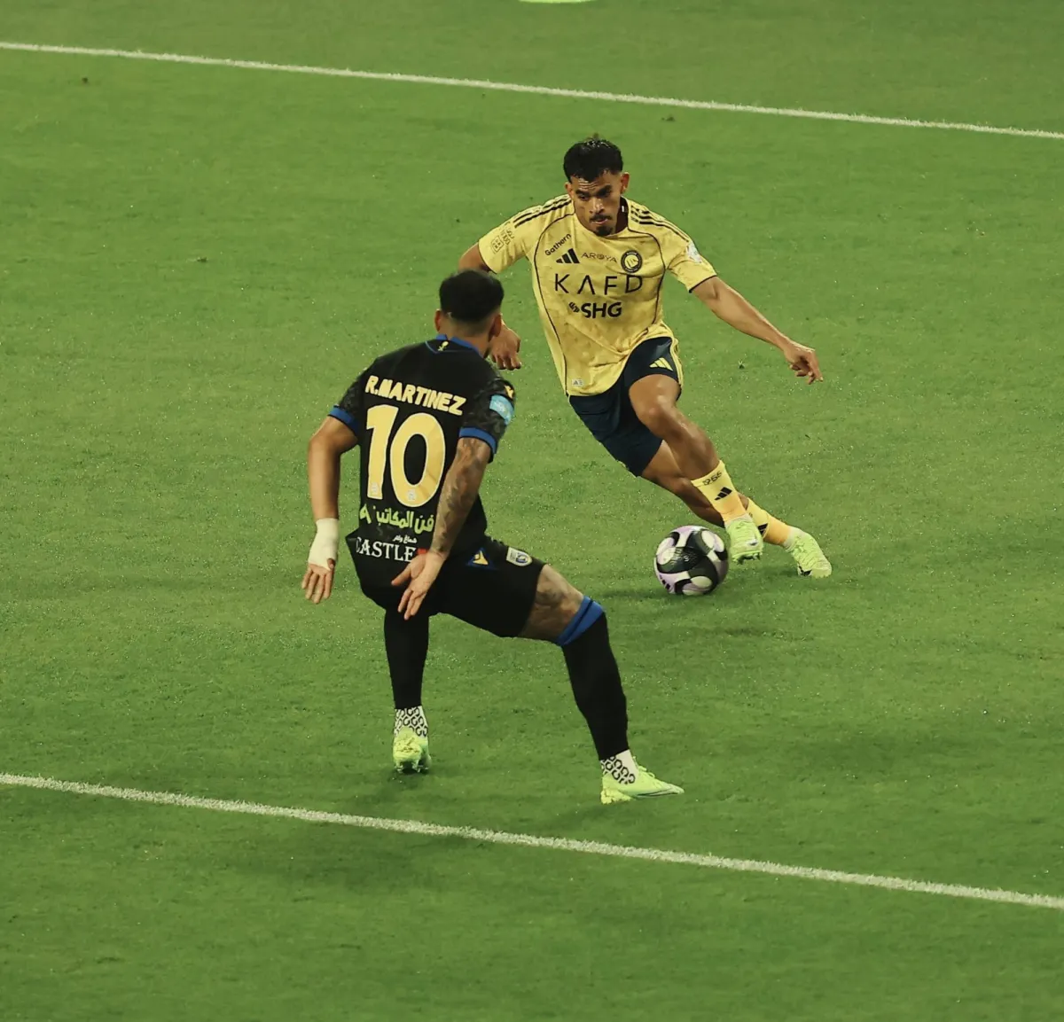 ما حقيقة حوار «الناصر» والحكم الحربي بعد مواجهة النصر والتعاون؟... كشفت «الشرق الأوسط» عن تفاصيل الحوار الذي جمع لاعب النصر سعد الناصر بحكم الفيديو سلطان الحربي، وذلك داخل المنطقة المخصصة للإعلاميين، في مشهد التُقط وتداول لاحقاً على نطاق واسع 