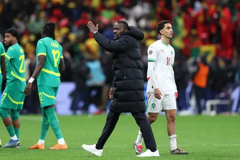 «كاف» يرفض طلب المغرب بإلغاء نهائي كأس أفريقيا وإيقافات بالجملة تطول لاعبي السنغال وأشرف حكيمي واسماعيل صيباري 