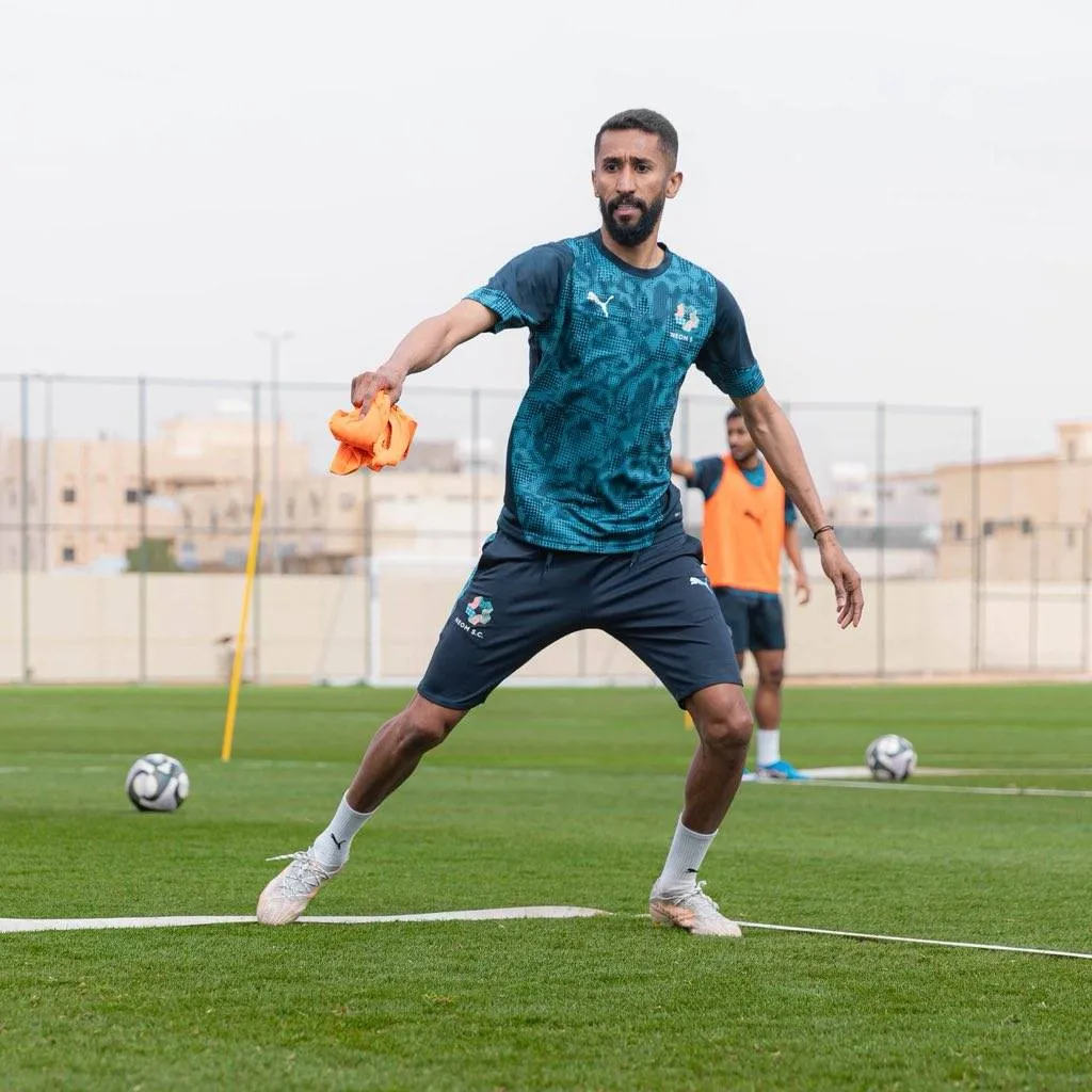 يتطلع فريق القادسية إلى تجاوز تعثره الأخير؛ عندما يستضيف نظيره فريق نيوم على ملعب «مدينة الأمير محمد بن فهد الرياضية» بالدمام، وذلك ضمن الجولة الـ22 من منافسات الدوري السعودي للمحترفين لكرة القدم 