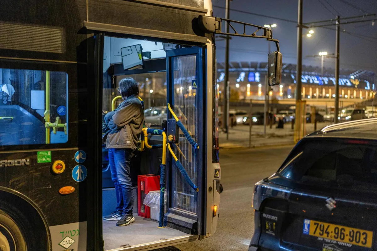 سائقو حافلات إسرائيلية عرب يروون تصاعد العنف ضدهم