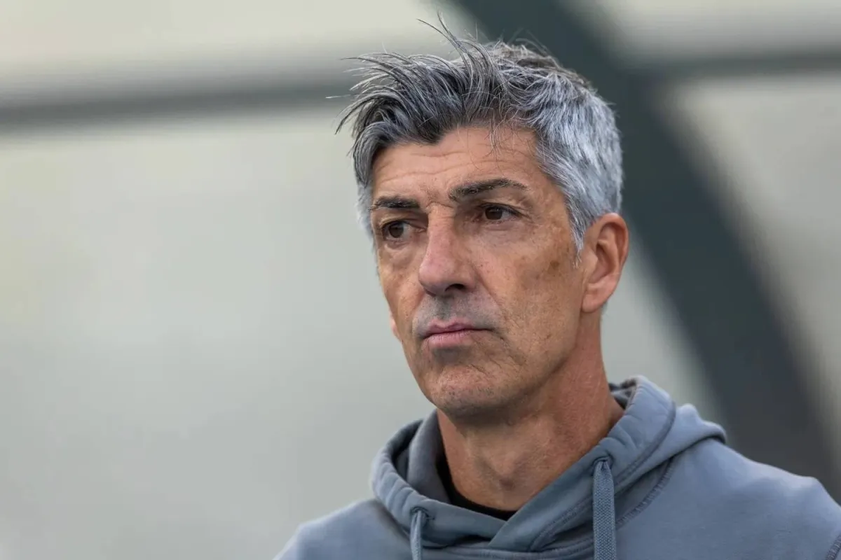 خاص| مصادر مطلعة لـ«الشرق الأوسط»: نادي الشباب قدم طلباً لوزارة الرياضة لإقالة إيمانول ألغواسيل من تدريب الفريق العاصمي، والتعاقد مع المدرب الجزائري بن زكري، ولكن تم رفض الطلب 