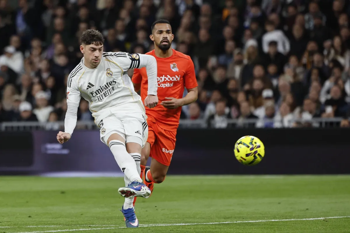 أعلن الأوروغواياني الدولي فيديريكو فالفيردي نجم ريال مدريد حالة الاستنفار القصوى في النادي الملكي بعد الفوز الساحق على ريال سوسيداد 4-1 في الدوري الإسباني 