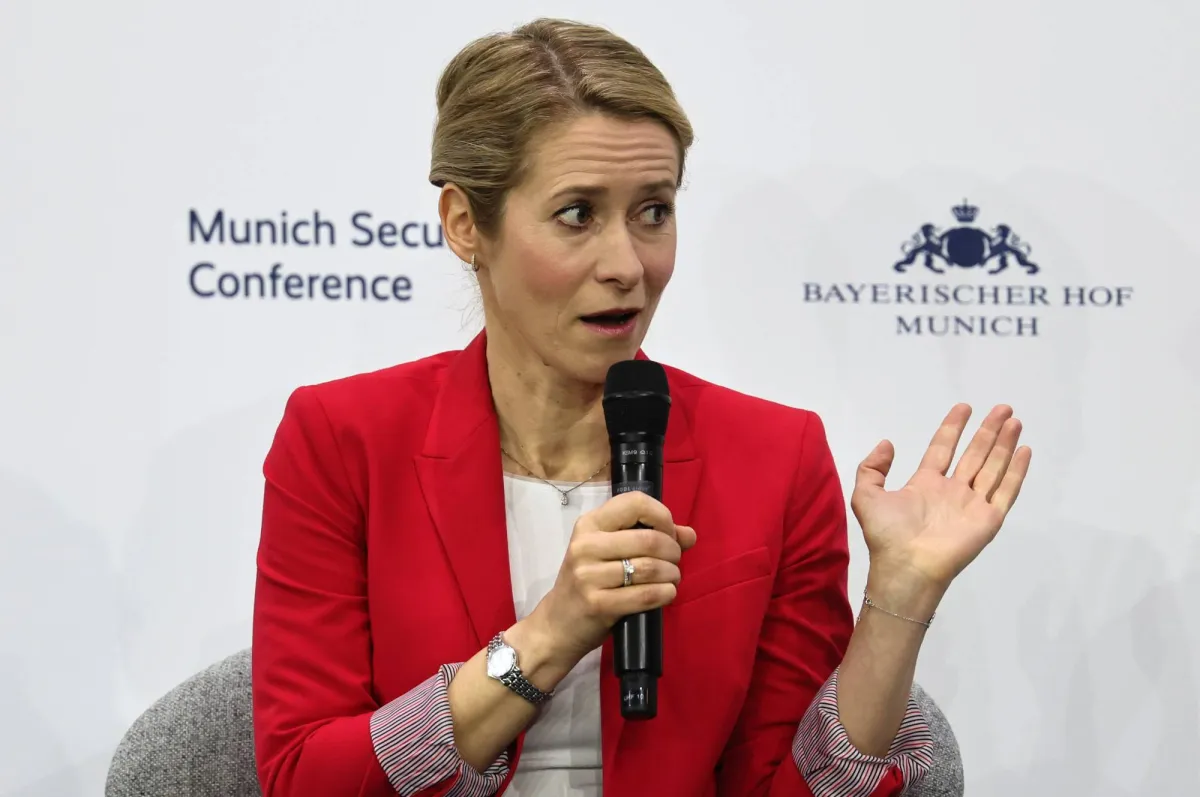 مسؤولة السياسة الخارجية في الاتحاد الأوروبي تقول إنها تشعر أن حكومات دول الاتحاد غير مستعدة لتحديد موعد لانضمام أوكرانيا إلى التكتل 