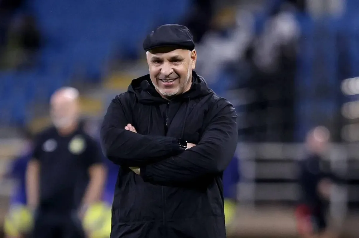 كشفت مصادر «الشرق الأوسط» أن المدرب الجزائري نور الدين بن زكري توجه إلى الرياض لإتمام توقيعه مع نادي الشباب السعودي، وذلك بعد إقالة الإسباني ألغواسيل.. ووفقاً للمصادر ذاتها، لا يتضمن عقد ألغواسيل شرطاً جزائياً، وسيحصل على رواتب المدّة المتبقية من عقده فقط 