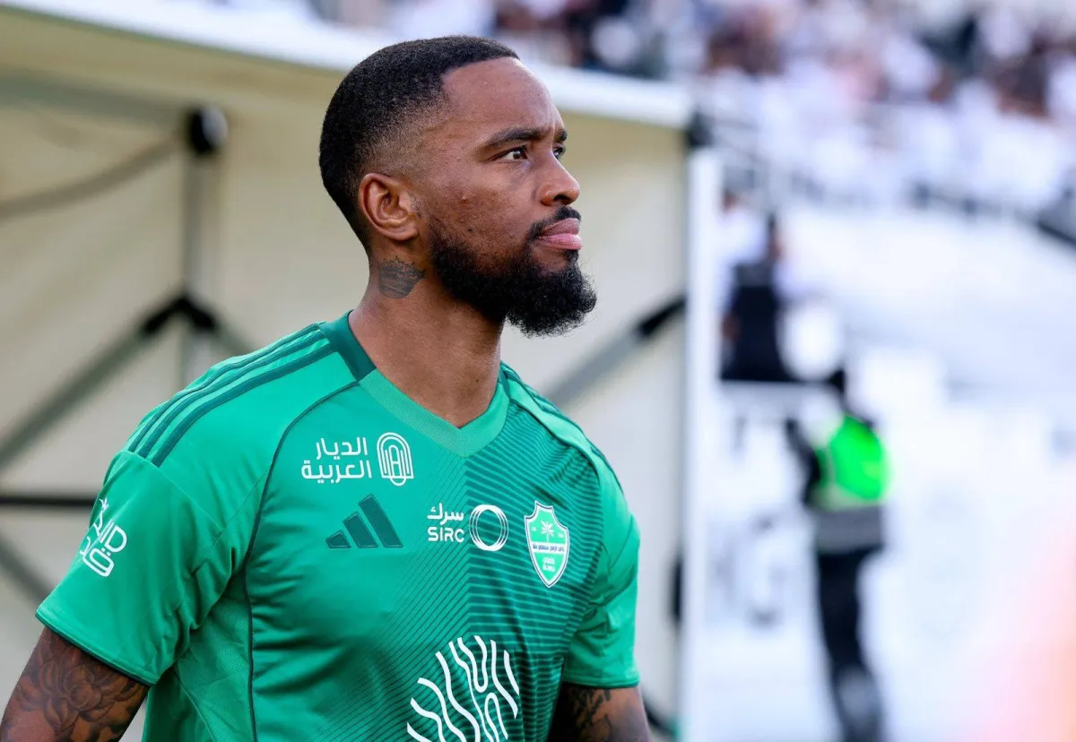 أبقى إيفان توني، مهاجم الأهلي السعودي، ومنتخب إنجلترا، باب العودة إلى الدوري الإنجليزي الممتاز مفتوحاً، رغم تمسكه بالبقاء في الدوري السعودي، ورفضه عدداً من العروض خلال فترة الانتقالات الشتوية الماضية 