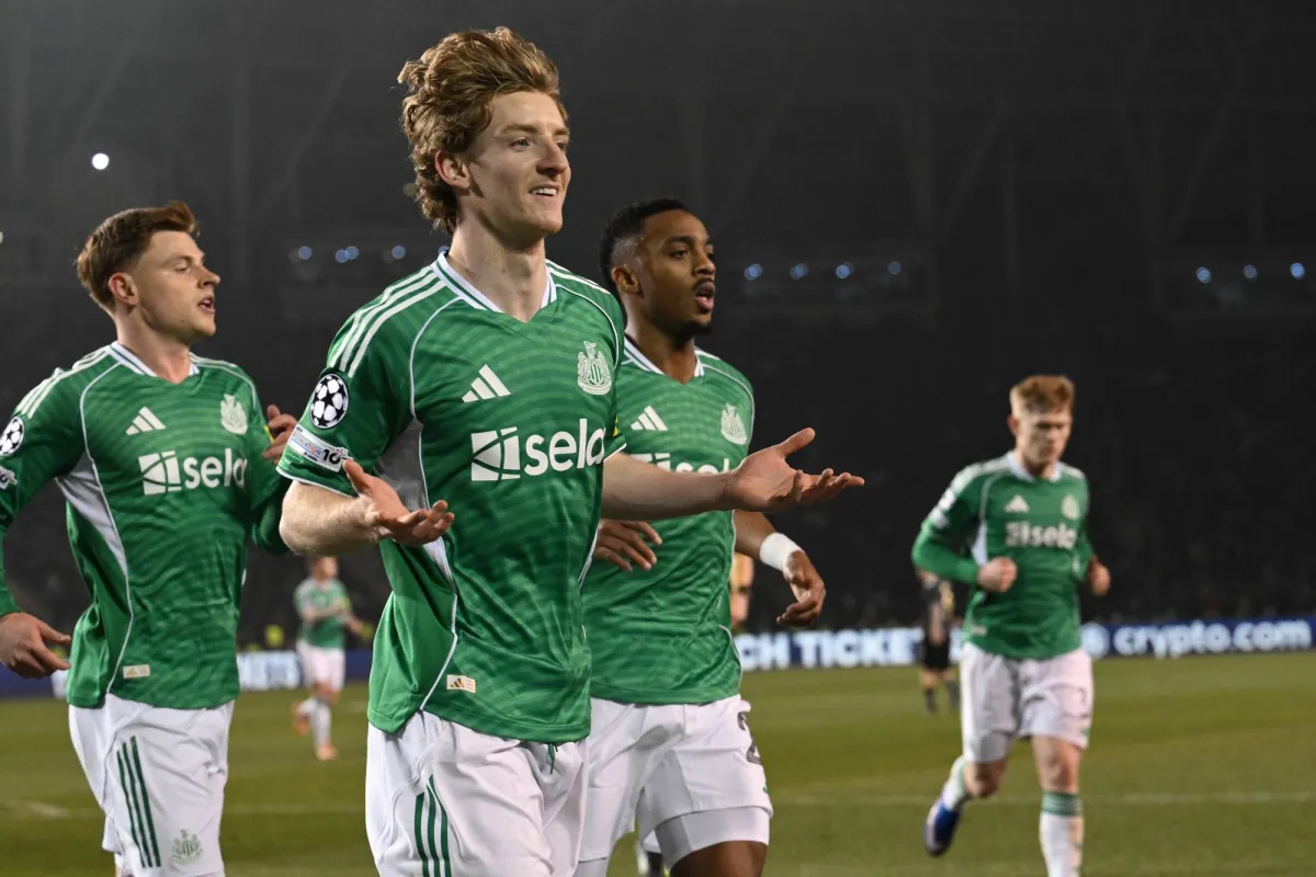 تصالح أنتوني جوردون وكييران تريبيير، ثنائي فريق نيوكاسل الإنجليزي لكرة القدم، بعد خلاف حدث بينهما خلال المباراة التي فاز فيها فريقهما 6-1 على كاراباخ 