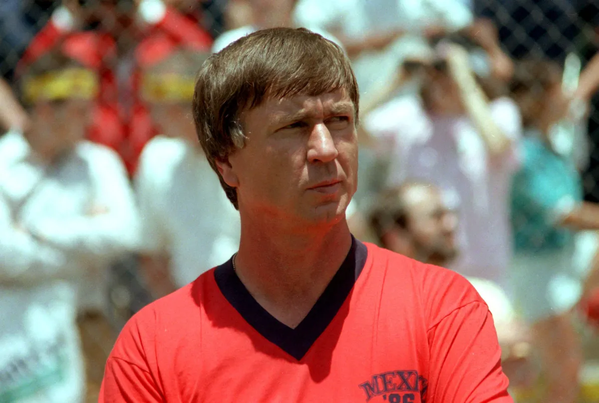 توفي سيب بيونتيك، المدير الفني لمنتخب الدنمارك لكرة القدم الأسبق، عن عمر 85 عاماً، بعد معاناة قصيرة مع المرض.. وكتب الاتحاد الدنماركي لكرة القدم في صفحته على «فيسبوك»: «سنتذكر سيب دائماً كأحد أكثر المدربين تأثيراً في تاريخ الكرة الدنماركية» 