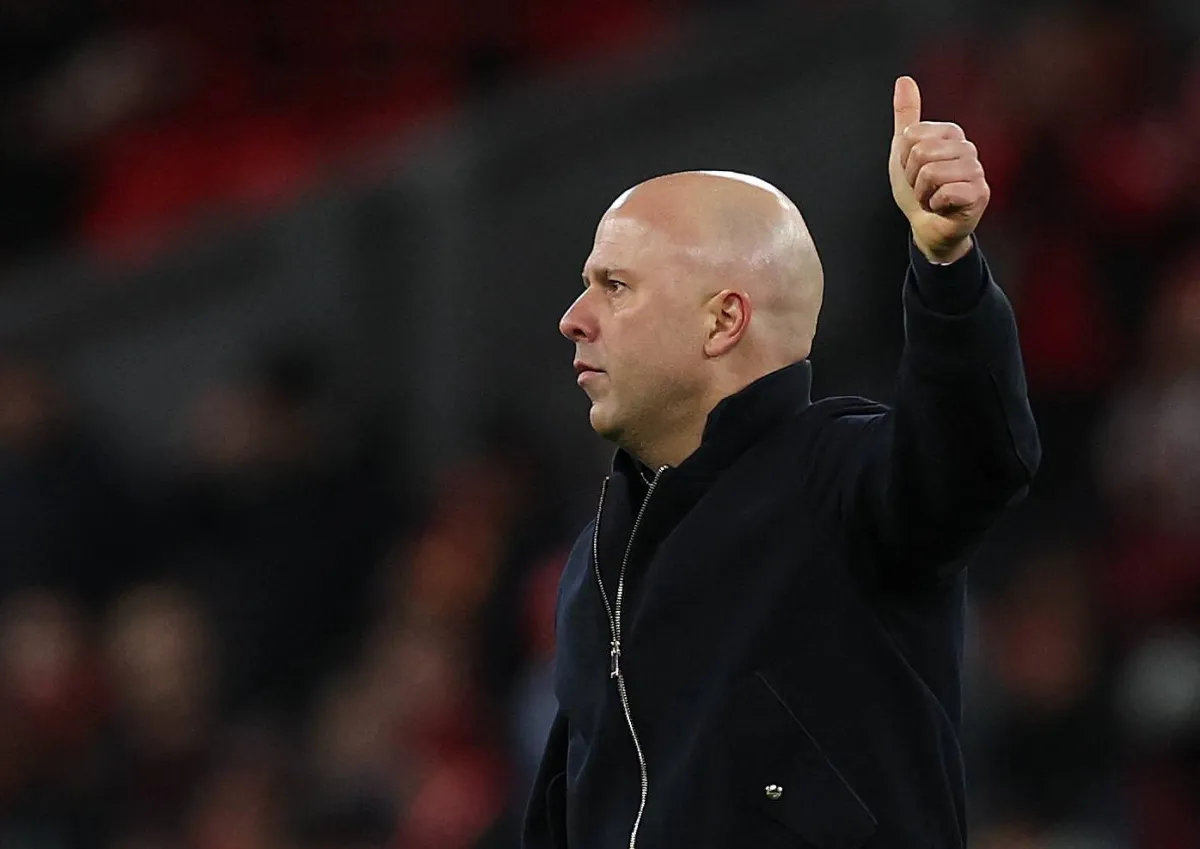 قال أرني سلوت، مدرب ليفربول، إنه يجب بذل المزيد من الجهد لمواجهة العنصرية في كرة القدم، في أعقاب مزاعم المهاجم البرازيلي فينيسيوس جونيور لاعب ريال مدريد بأنه تعرض لإساءة عنصرية من الجناح الأرجنتيني جيانلوكا بريستياني لاعب بنفيكا 