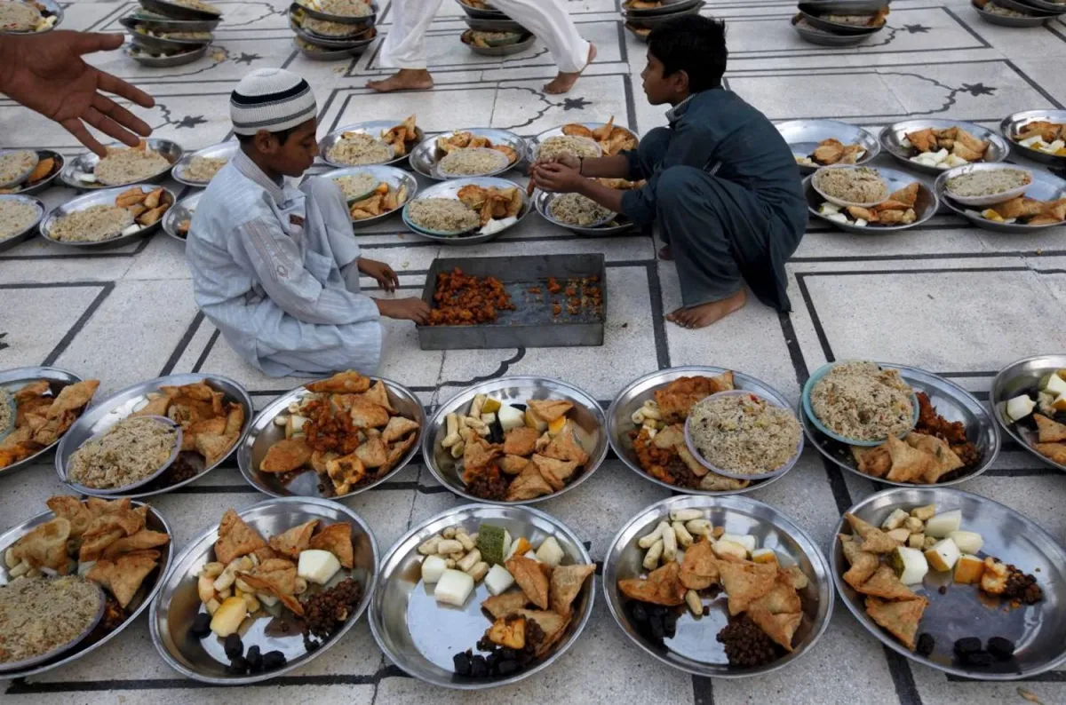 من ضمنها الاعتماد على السحور المتوازن... خبراء تغذية يحدّدون أفضل الأطعمة للحفاظ على النشاط والتركيز وتجنب العطش 